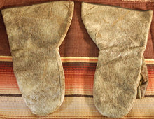 Load image into Gallery viewer, Vintage Leather Mittens with Hair-On Cowhide