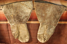 Load image into Gallery viewer, Vintage Leather Mittens with Hair-On Cowhide