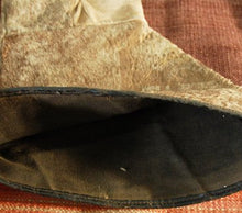 Load image into Gallery viewer, Vintage Leather Mittens with Hair-On Cowhide