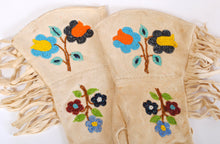 Load image into Gallery viewer, Vintage Leather Gauntlets with Native American Beading N127