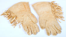 Load image into Gallery viewer, Vintage Leather Gauntlets with Native American Beading N127